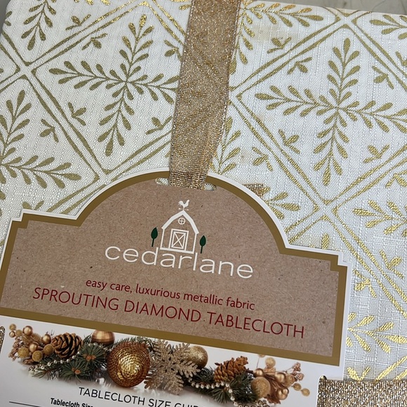 60” x 84” Metallic Tablecloth by Cedar Lane: Sprouting Diamond - Picture 7 of 7